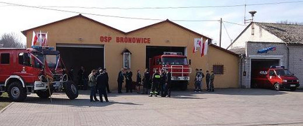 OSP w Bronowicach otrzymało nową łódź ratunkową