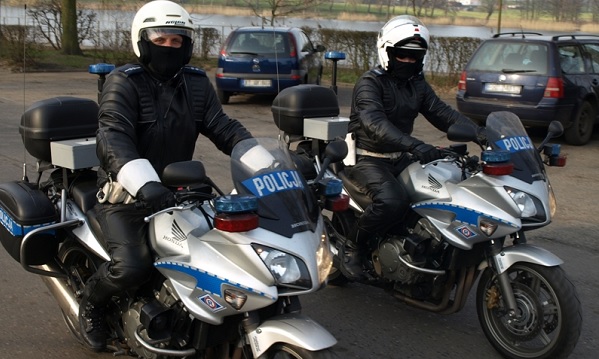 KPP Strzelce: Motocyklowe patrole na drogach.