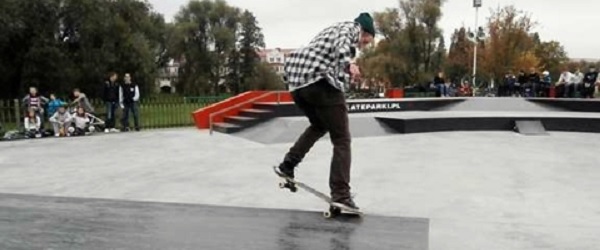 Budowa skateparku w Strzelcach– aktywność i integracja!