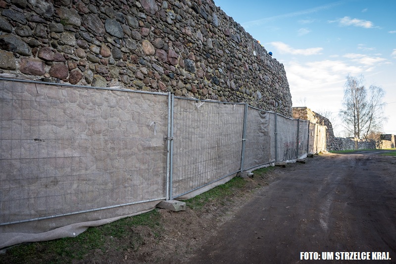 Strzelce Krajeńskie coraz piękniejsze - 55 metrów murów do rewitalizacji...