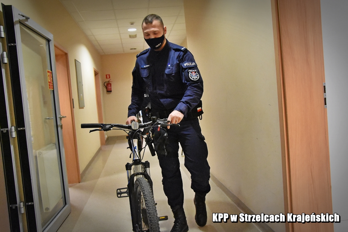 Policjant po służbie odzyskał skradziony rower. Złodziej jechał na "podwójnym gazie"... | FOTO