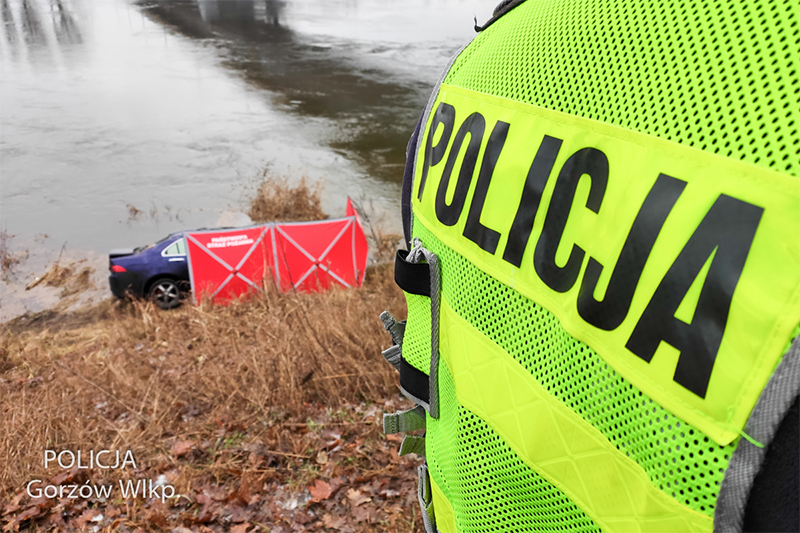 Auto wjechało do rzeki w Gorzowie. Zginął 22-letni mieszkaniec pow.strzelecko-drezdeneckiego - policja prosi o pomoc