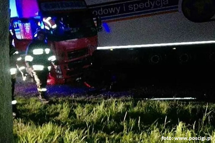 Tragiczny wypadek na DK22 w okolicach Różanek. Czołówka Toyoty z ciężarówką...