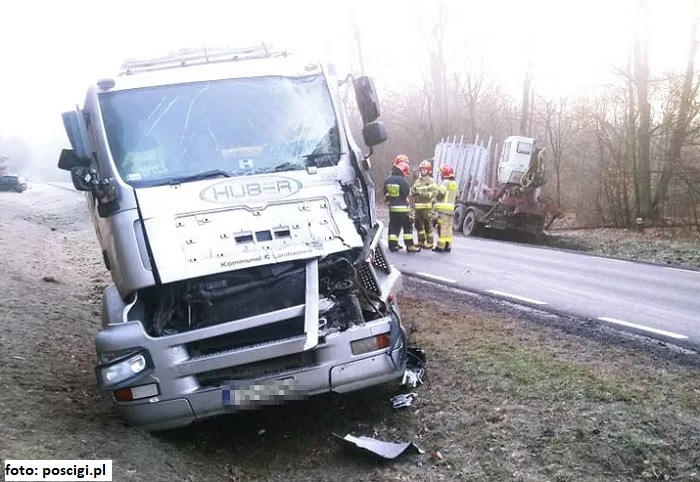 Wypadek na DK 22 w okolicach Zdroiska. Zderzyły się ciężarówki.... [FOTO]